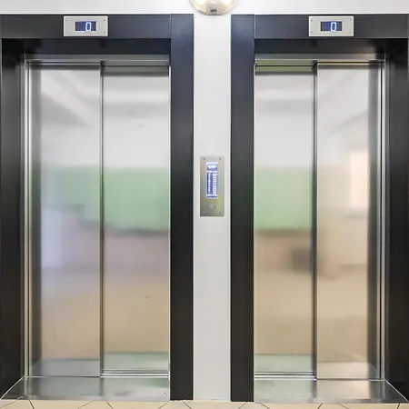 Andersena Modern B - 10 Min Cmkp - 5 Min Metro - 15 Min Center