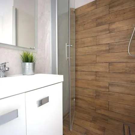 Andersena Modern B - 10 Min Cmkp - 5 Min Metro - 15 Min Center Apartment